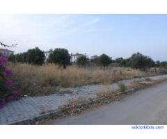 Türk malı Girne Ozanköy'de muhteşem dağ ve deniz manzaralı satılık 2 adet arsa..